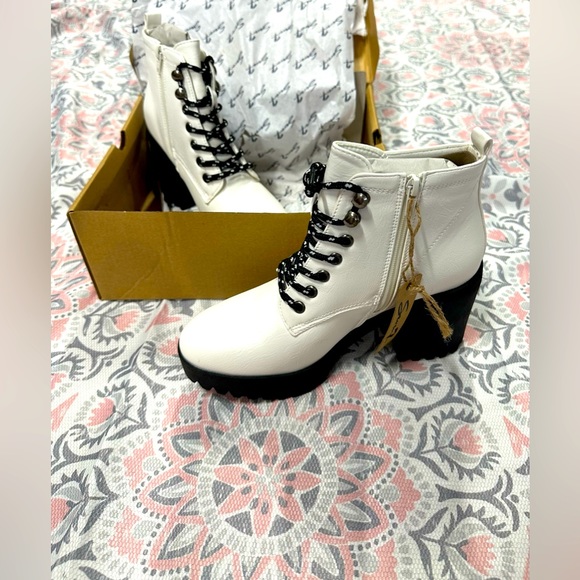 ‼️SEVEN 7 Women’s Boots size 8 NWT & Box - Picture 1 of 9